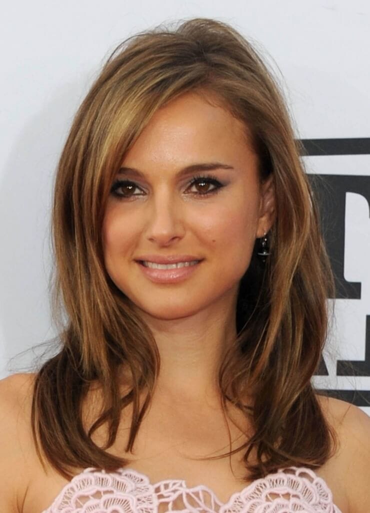 How To Pull Off Blonde Hair With Olive Skin Does Blonde Hair Suit Dark Brown Eyes Best Hairstyles 2017