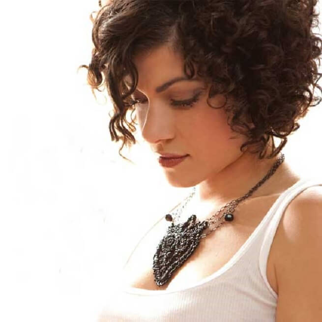 short curly hairstyle ideas